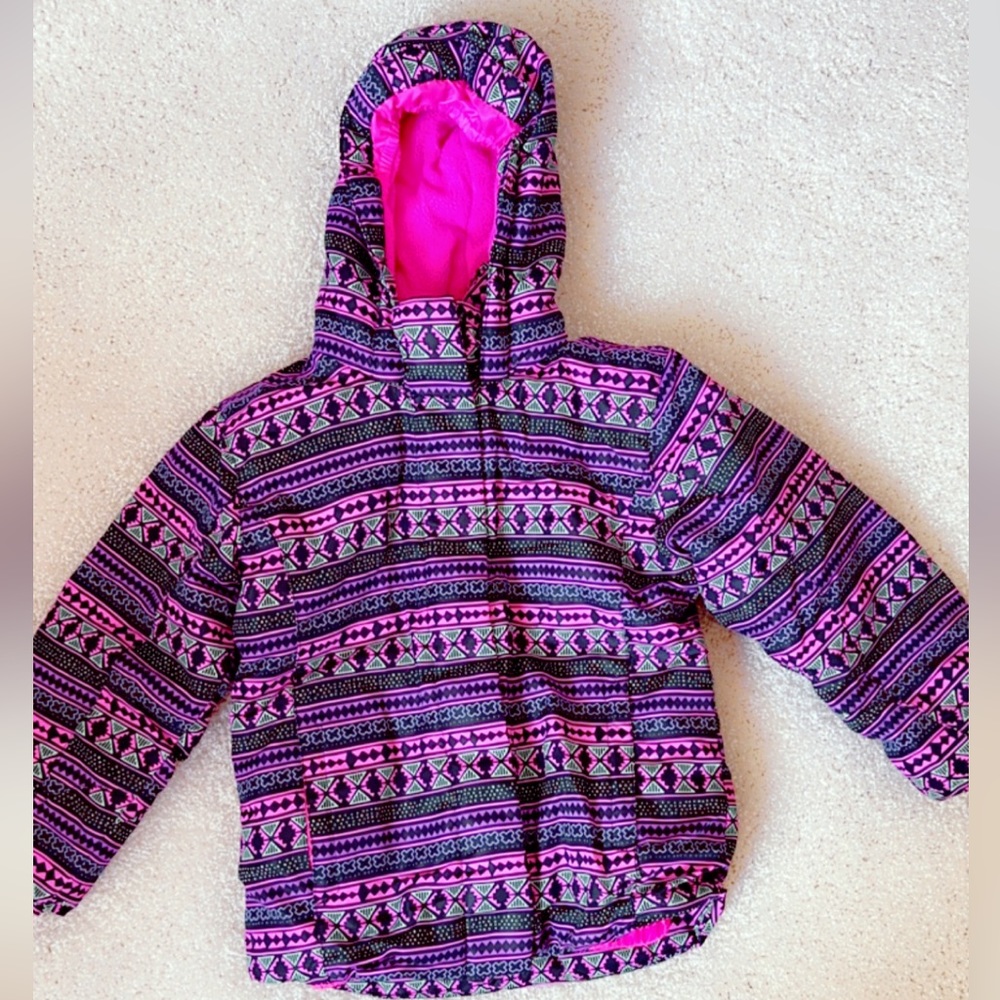 Girls snow jacket. Size 6/6X. NWOT.